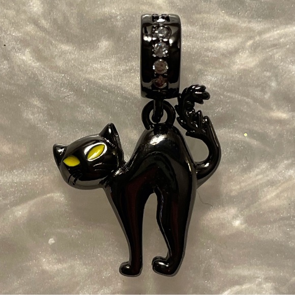 Black Cat with Yellow Eyes Bracelet Charm - Picture 2 of 6